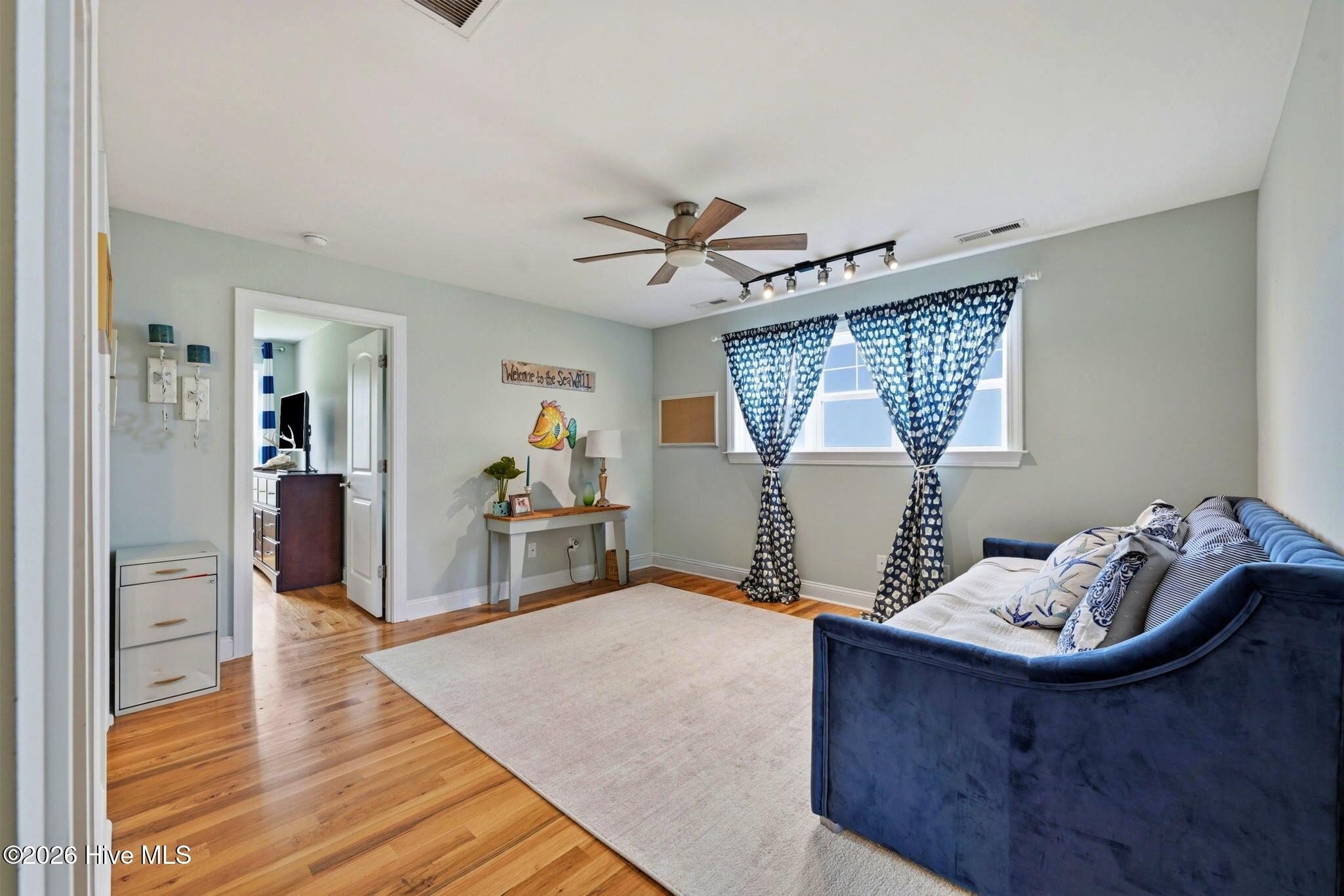 Picture for the property 100581934, 3 beds, 3 baths