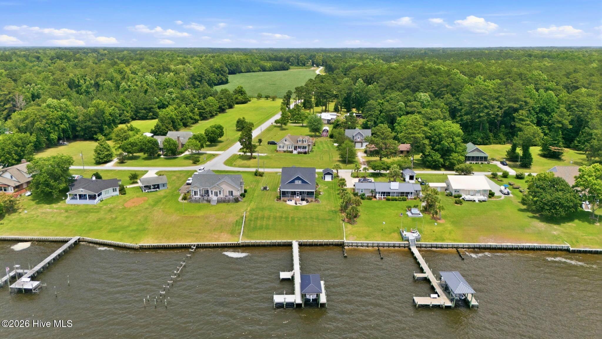 Picture for the property 100581934, 3 beds, 3 baths