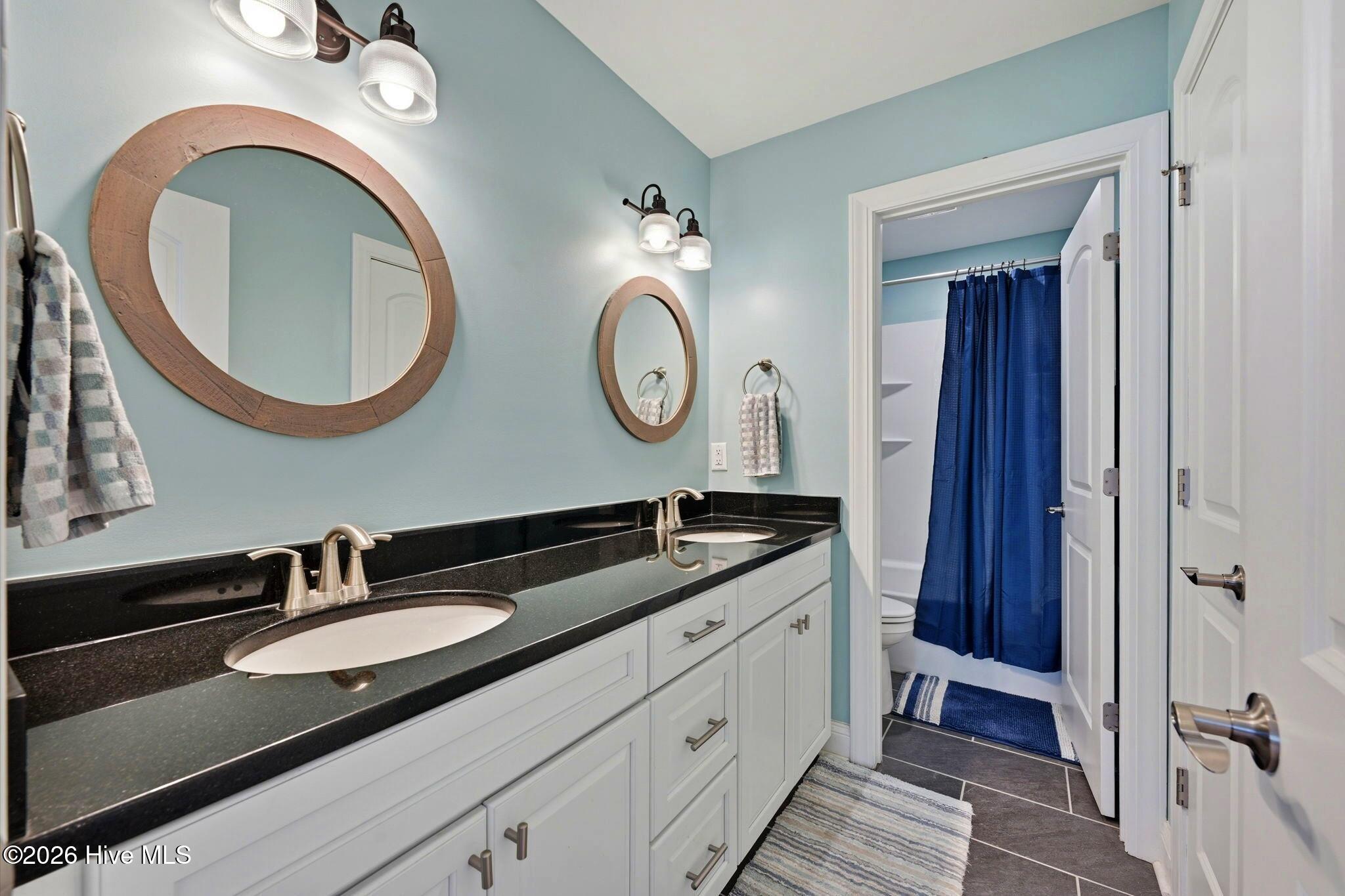 Picture for the property 100581934, 3 beds, 3 baths