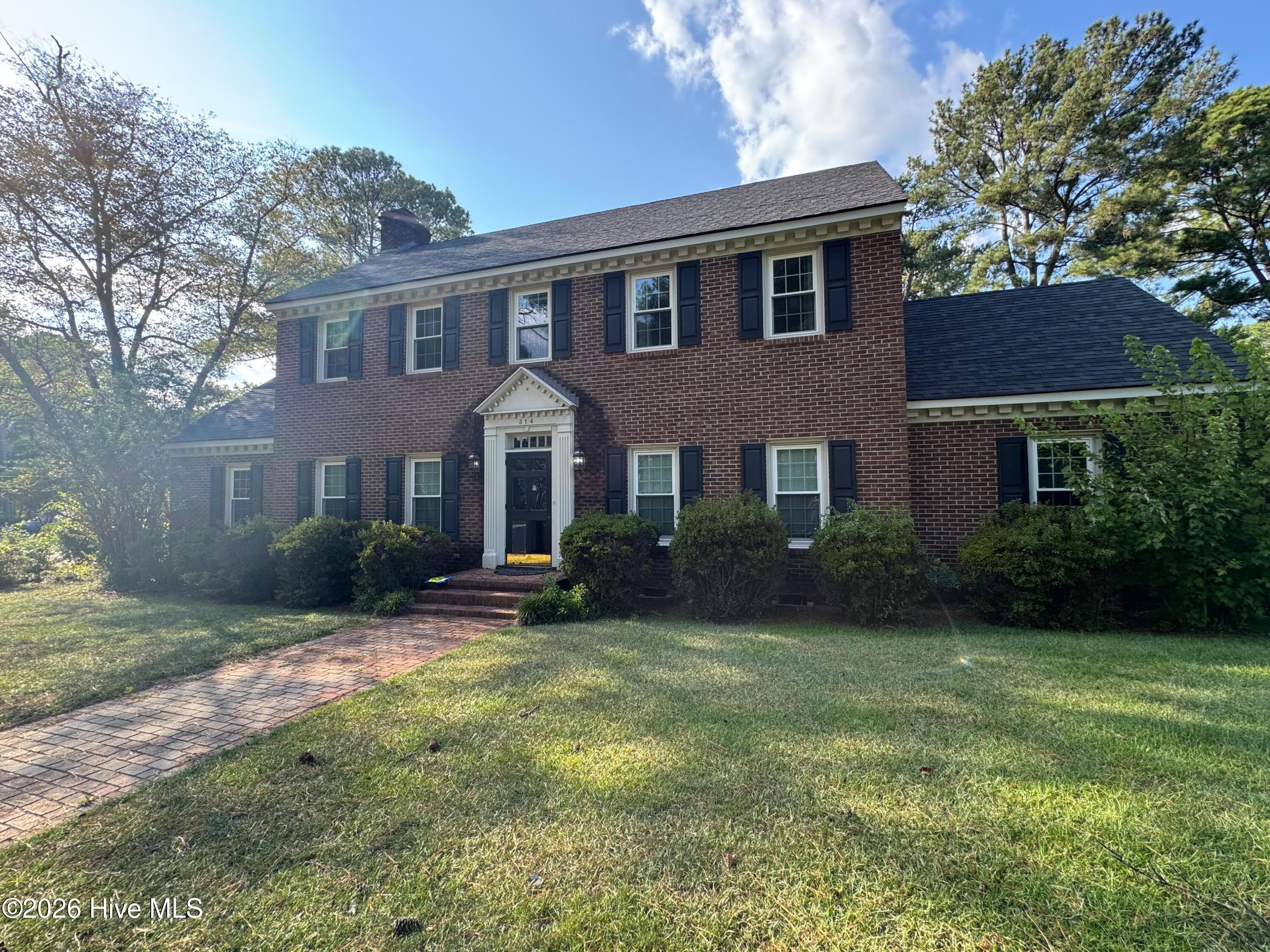 314 Canterbury Road NW