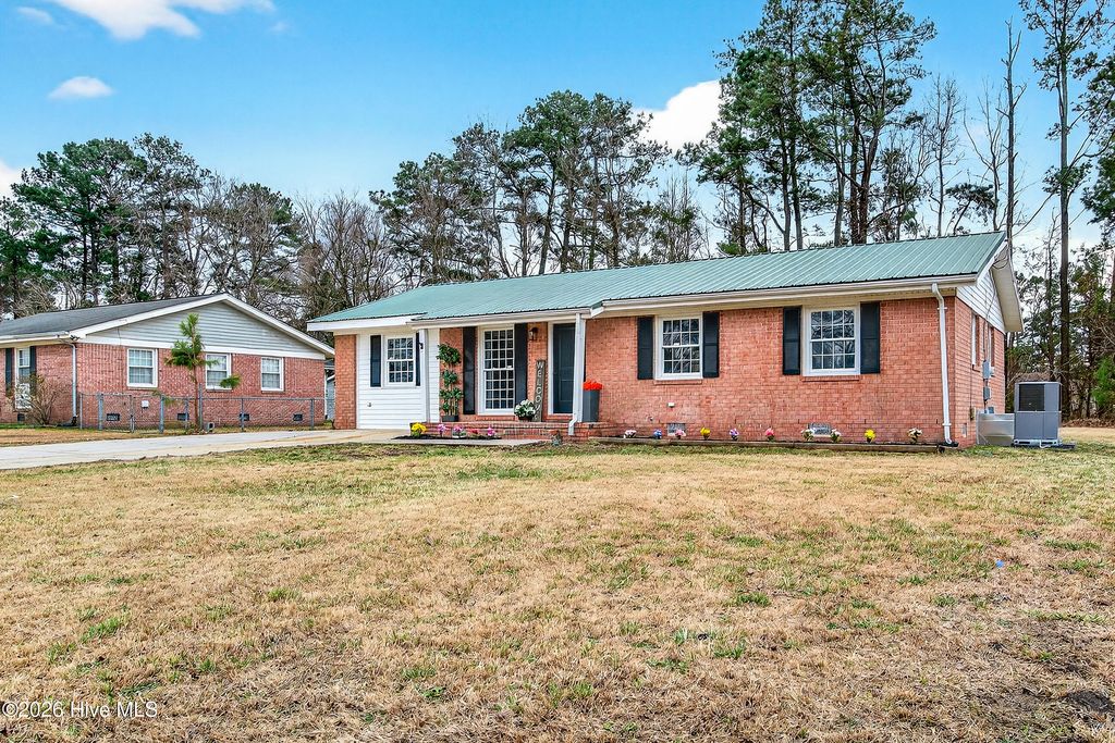 Photo of 12 Cornell Drive, Jacksonville, NC 28546 (MLS # 100551597)