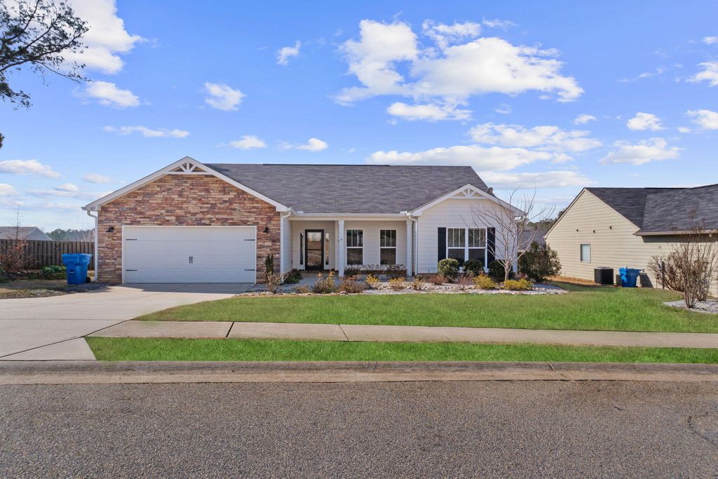 Photo of 167 Beallwood Drive, Harlem, GA 30814 (MLS # 552123)