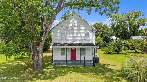Apartment For Sale - 509 Academy Street<br/> Pamlico County, Oriental, NC 28571