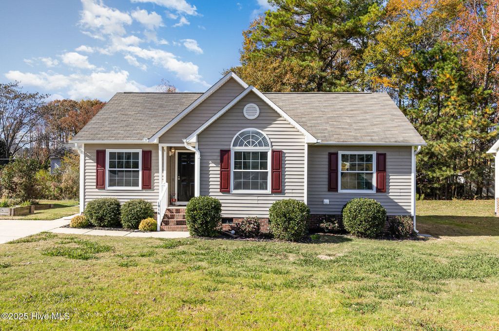 Photo of 1016 S Philwood Court, Fuquay Varina, NC 27526 (MLS # 100540860)