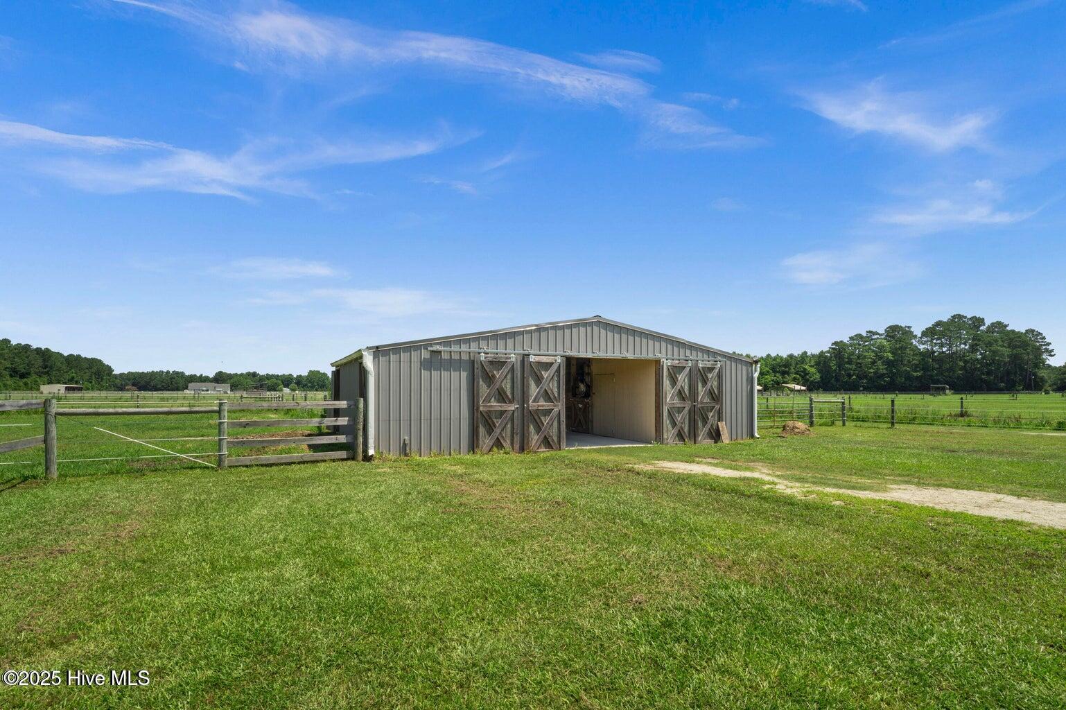 Burgaw, North Carolina 28425, United States, 3 Bedrooms Bedrooms, ,2 BathroomsBathrooms,Residential,Pending,256011