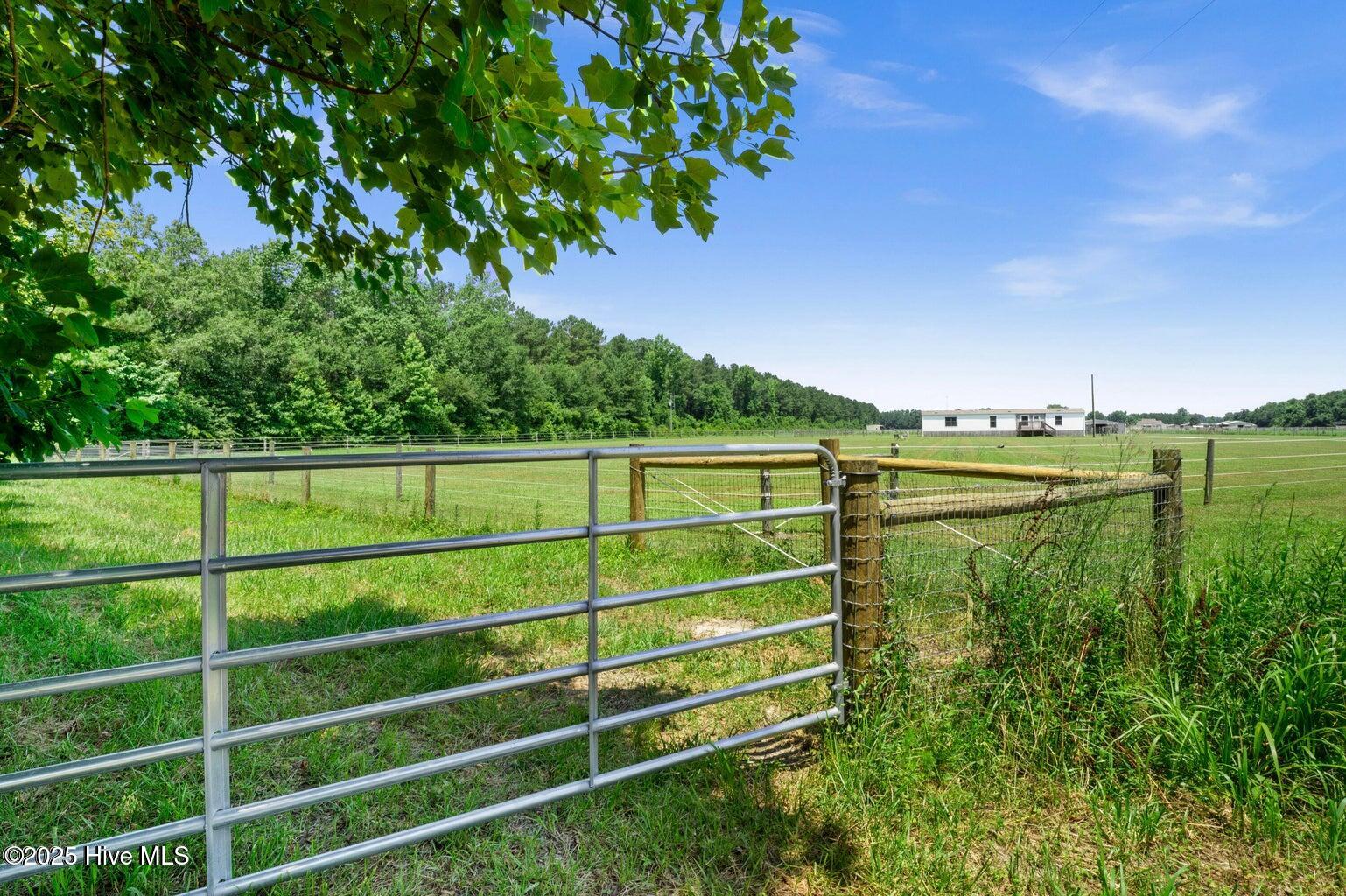 Burgaw, North Carolina 28425, United States, 3 Bedrooms Bedrooms, ,2 BathroomsBathrooms,Residential,Pending,256011