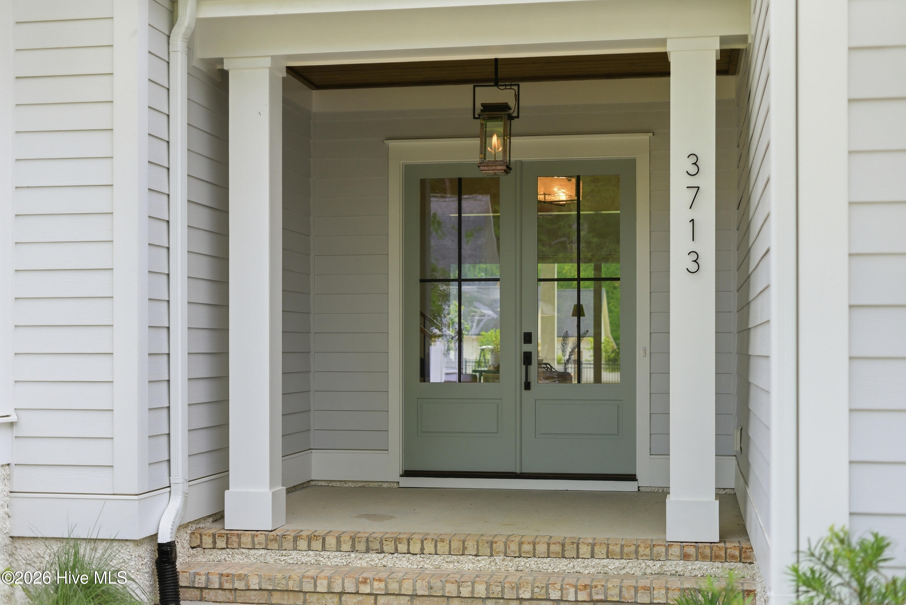 3713 Deerview Lane