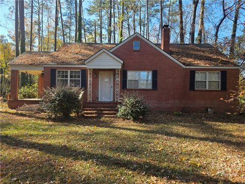 Photo of 819 Hillcrest Drive, Thomson, GA 30824 (MLS # SA353972)