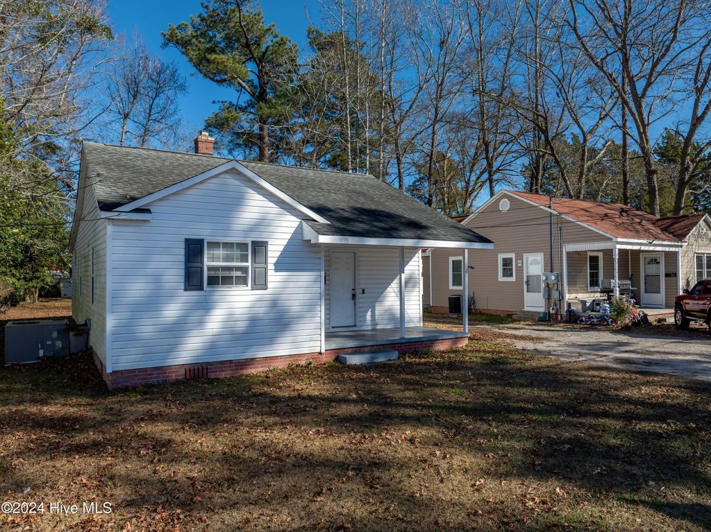 Photo of 306 Richlands Avenue, Jacksonville, NC 28540 (MLS # 100561262)