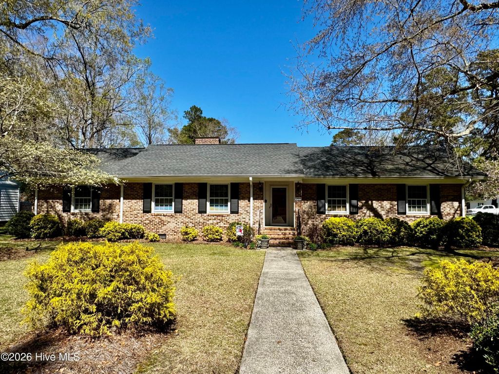 Photo of 200 Elm Street, Whiteville, NC 28472 (MLS # 100562986)