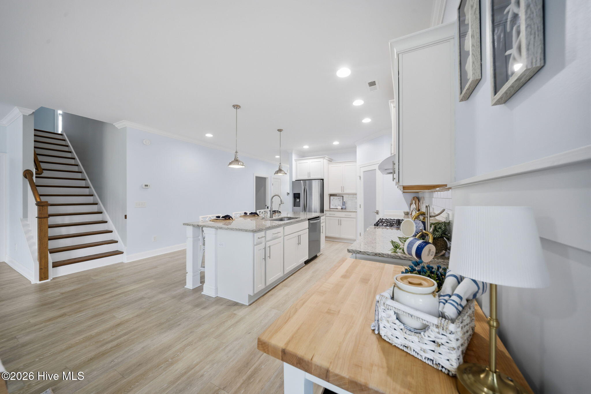 105 N Lamplighters Walk