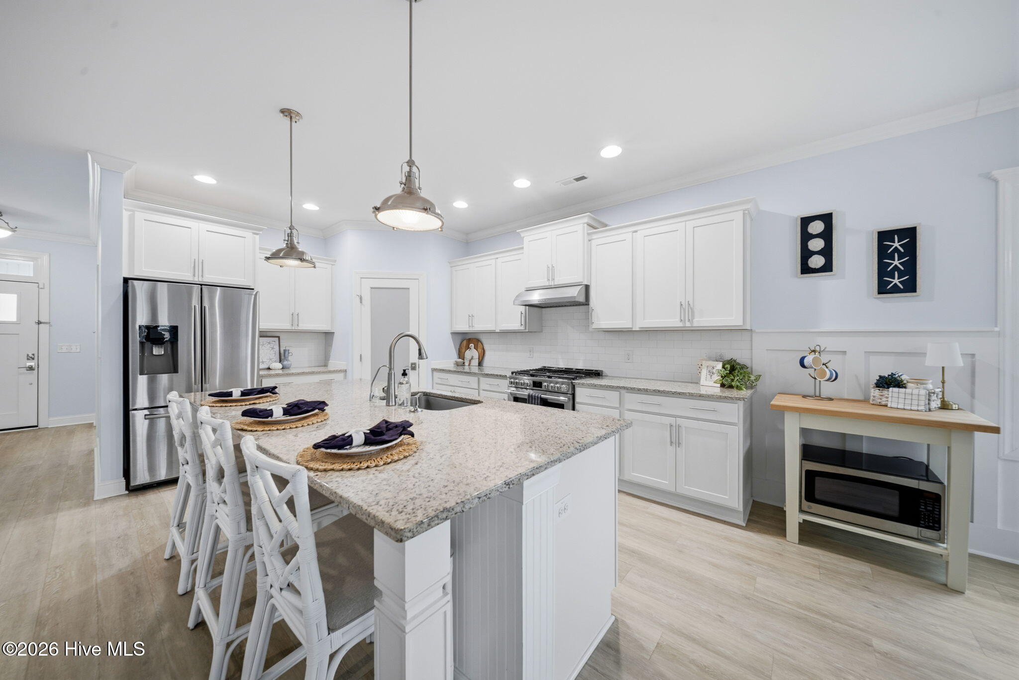 105 N Lamplighters Walk