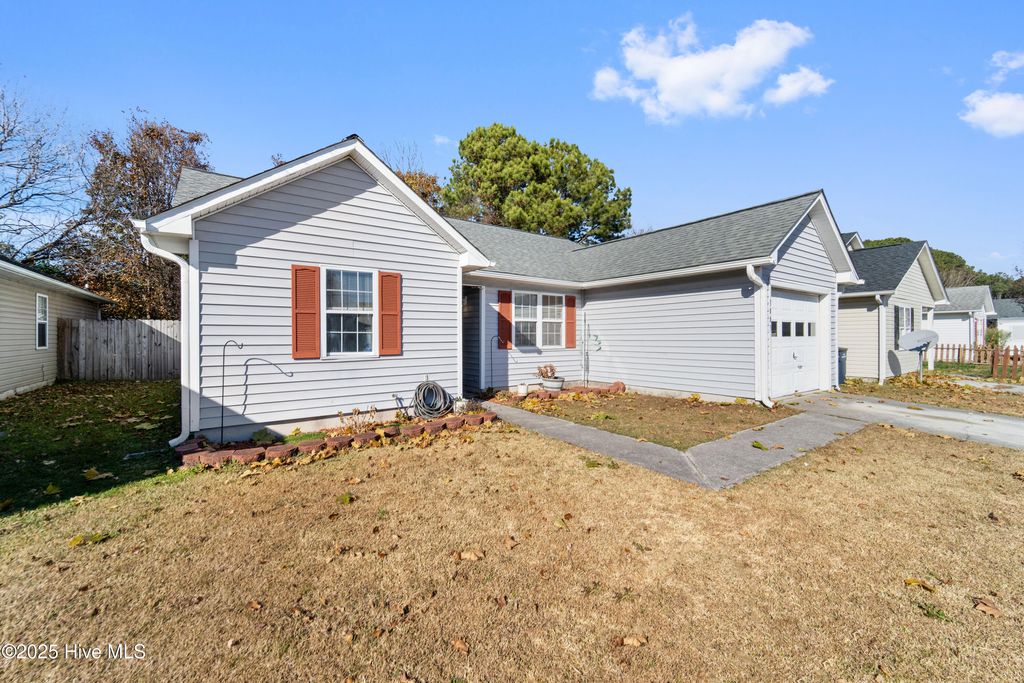 Photo of 3003 E Windgate Court, Jacksonville, NC 28546 (MLS # 100546102)