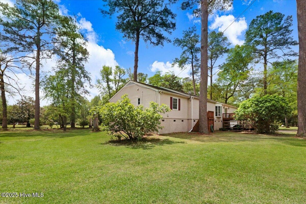Photo of 105 Harbor Drive, Washington, NC 27889 (MLS # 100603681)