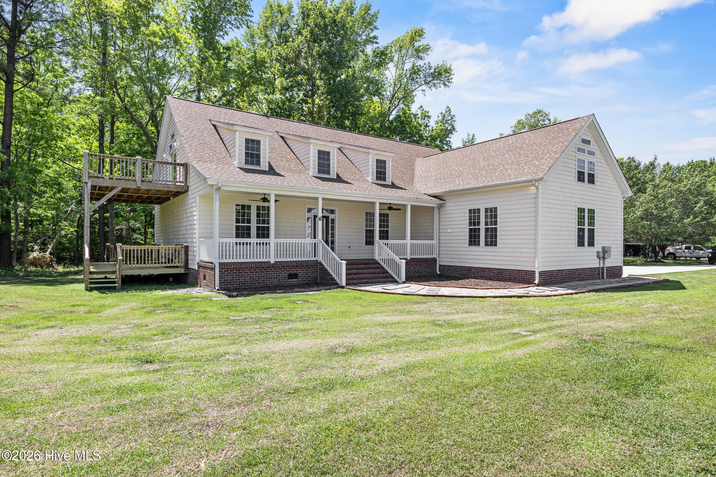 905 Charleston Place