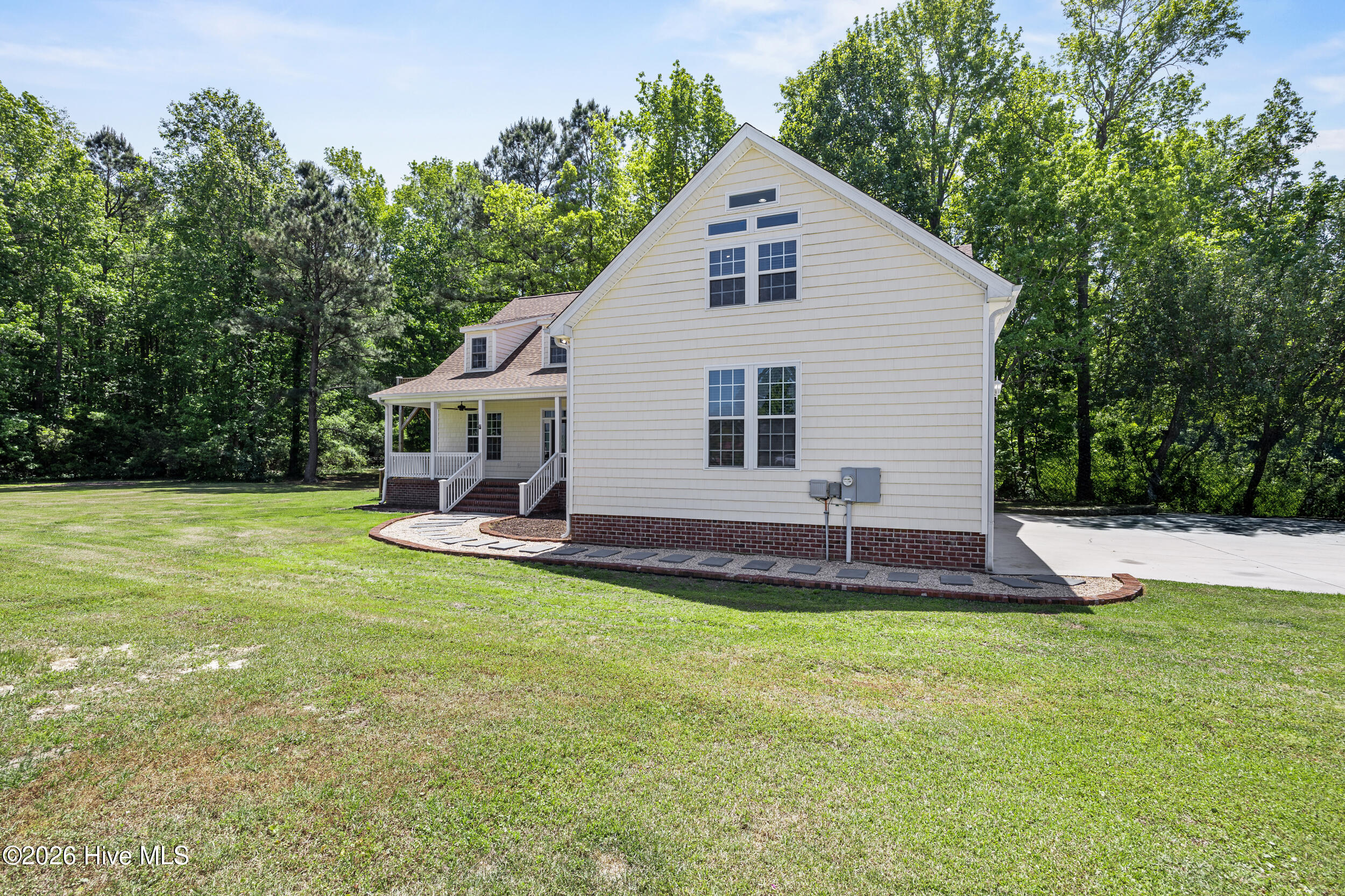 905 Charleston Place