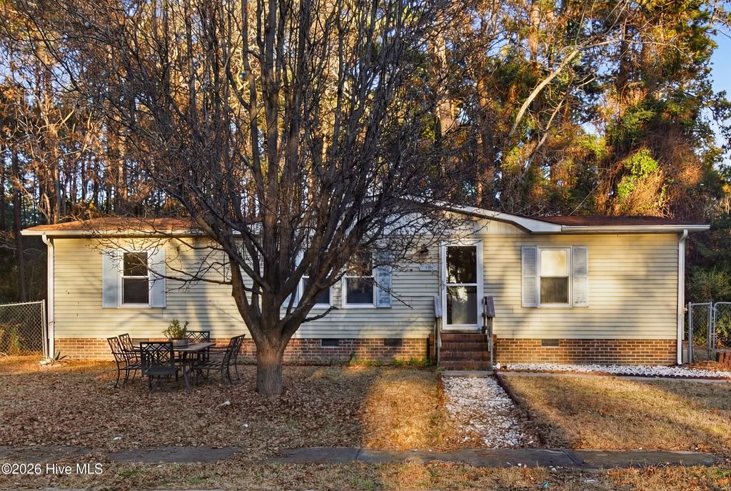 Photo of 106 Paula Place, Jacksonville, NC 28540 (MLS # 100553535)