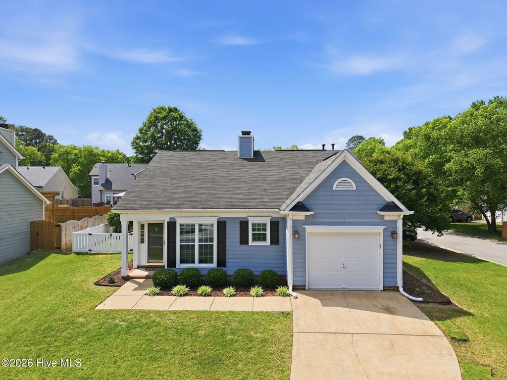 Photo of 917 Starkland Way, Holly Springs, NC 27540 (MLS # 100573854)