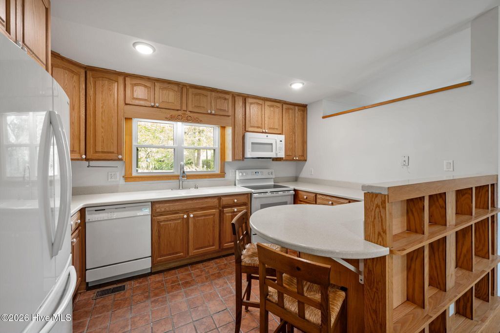 Photo of 106 Whittaker Point Road, Oriental, NC 28571 (MLS # 100566080)