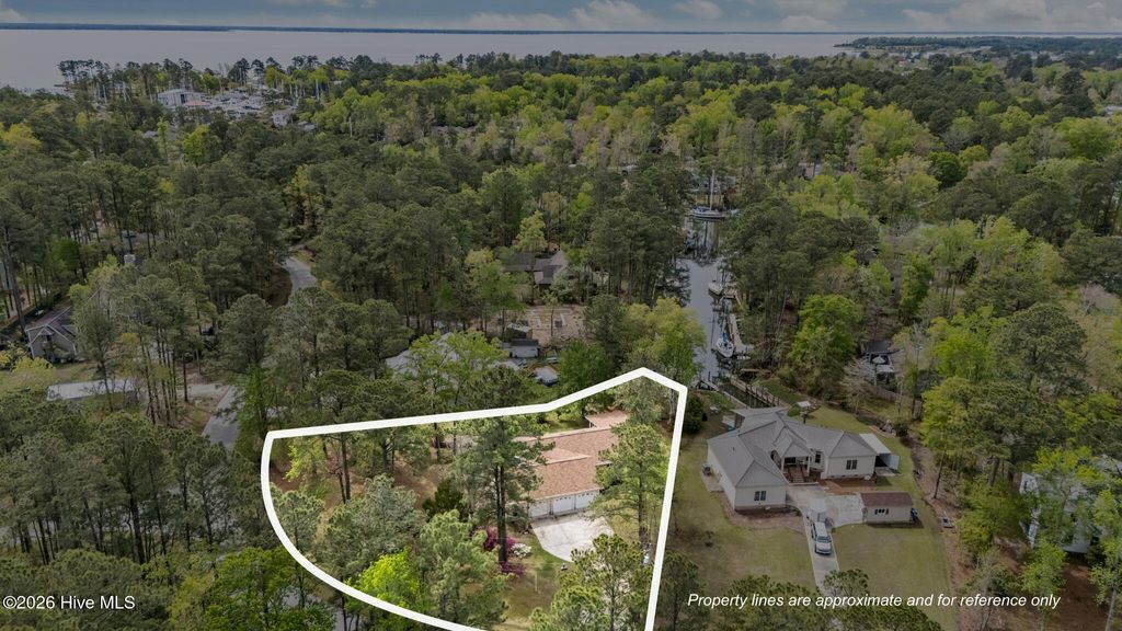 Photo of 106 Whittaker Point Road, Oriental, NC 28571 (MLS # 100566080)