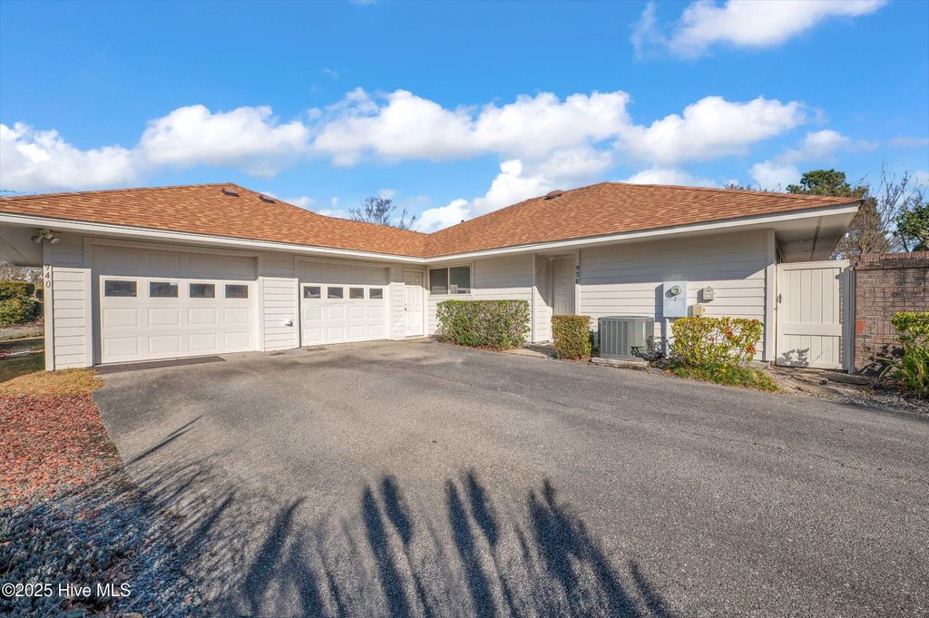 Photo of 938 Summerlin Falls Court, Wilmington, NC 28412 (MLS # 100547235)