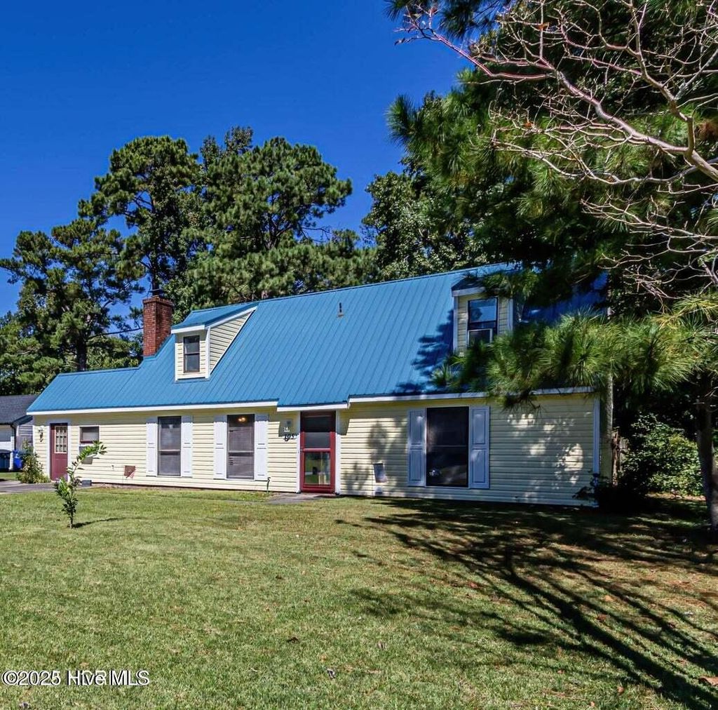 Photo of 105 Woodside Court, Jacksonville, NC 28546 (MLS # 100547417)