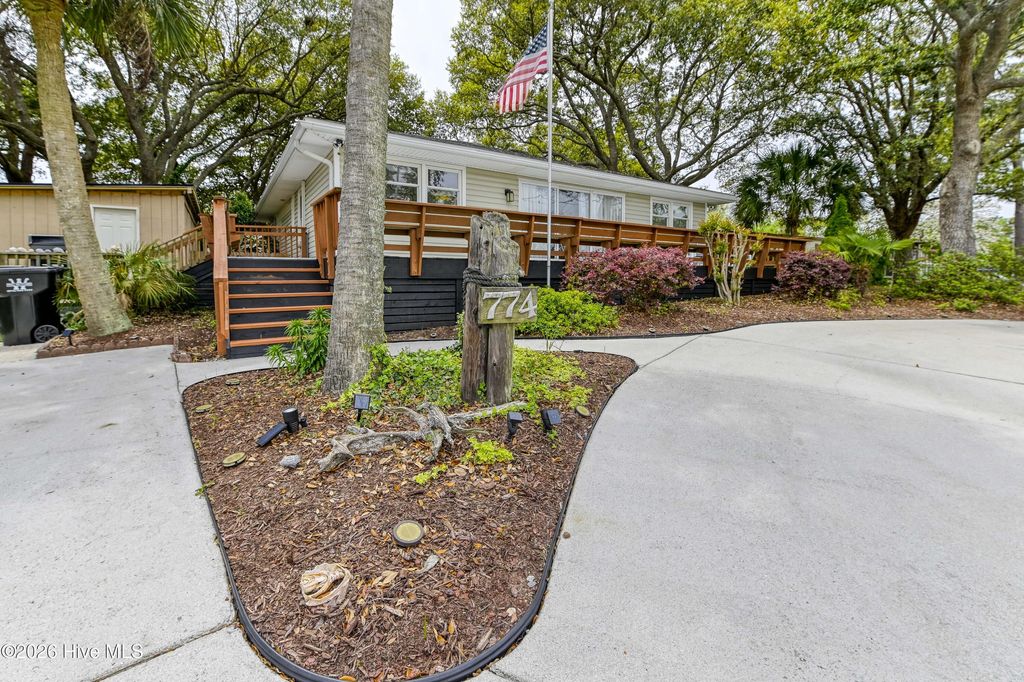 Photo of 774 Driftwood Drive, Hampstead, NC 28443 (MLS # 100566355)