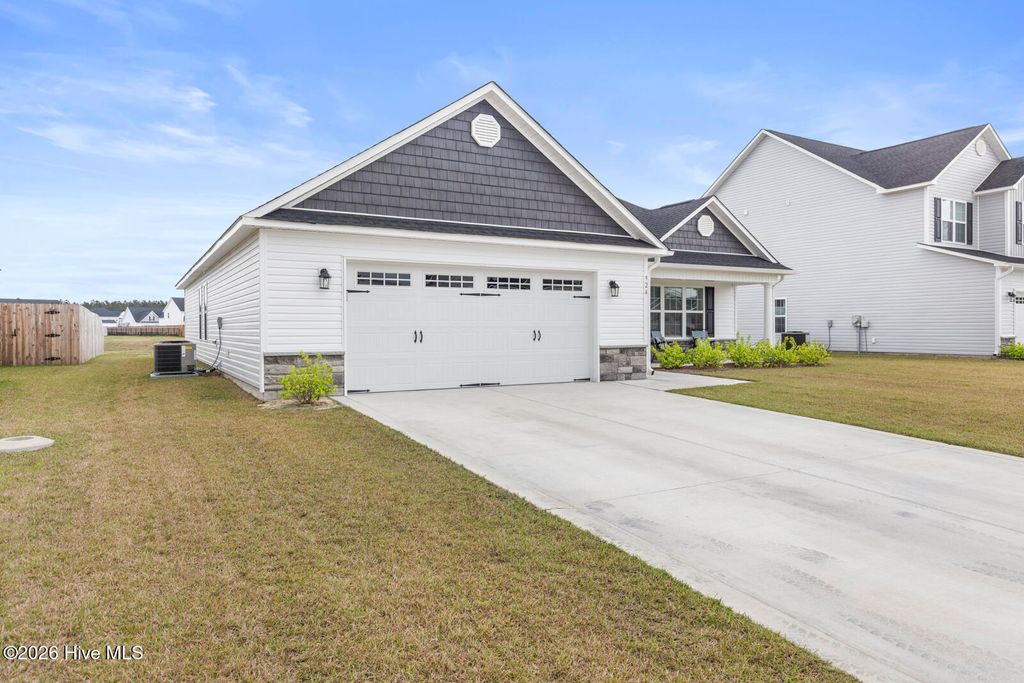 Photo of 924 Uplands Lane, Jacksonville, NC 28546 (MLS # 100563799)