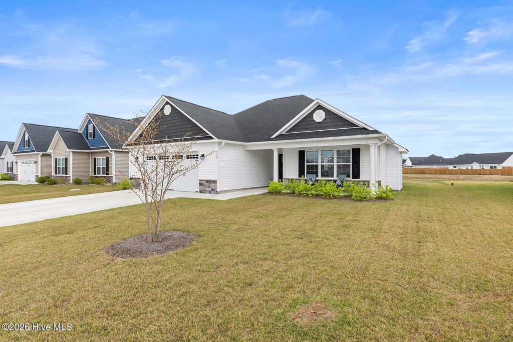 Photo of 924 Uplands Lane, Jacksonville, NC 28546 (MLS # 100563799)