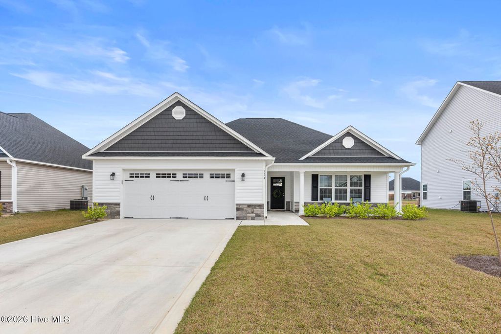 Photo of 924 Uplands Lane, Jacksonville, NC 28546 (MLS # 100563799)