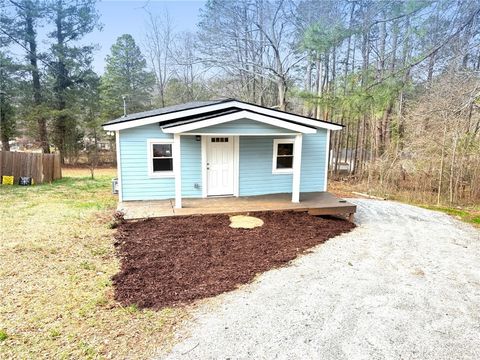 Homes For Sale - 286 Pine Avenue<br/> Commerce, GA 30529
