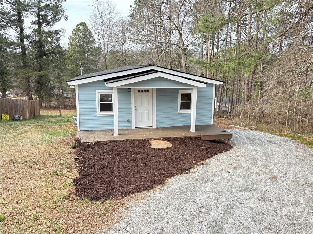Photo of 286 Pine Avenue, Commerce, GA 30529 (MLS # CL350499)
