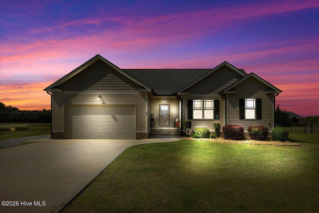 Photo of 49 Sentinel Court, Smithfield, NC 27577 (MLS # 100571652)