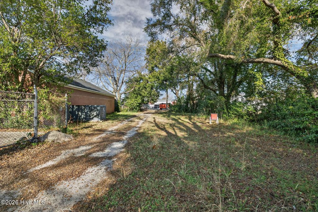 Photo of 1705 Queen Street, Wilmington, NC 28403 (MLS # 100548026)