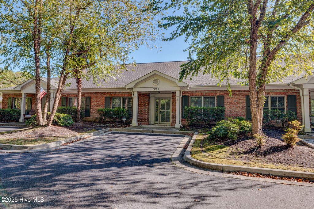 Photo of 1058 Headwater Cove Lane, Wilmington, NC 28403 (MLS # 100534923)