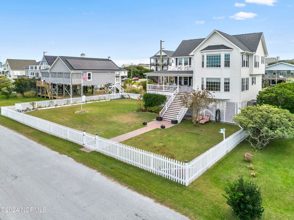 Photo of 1103 S Topsail Drive, Surf City, NC 28445 (MLS # 100535600)