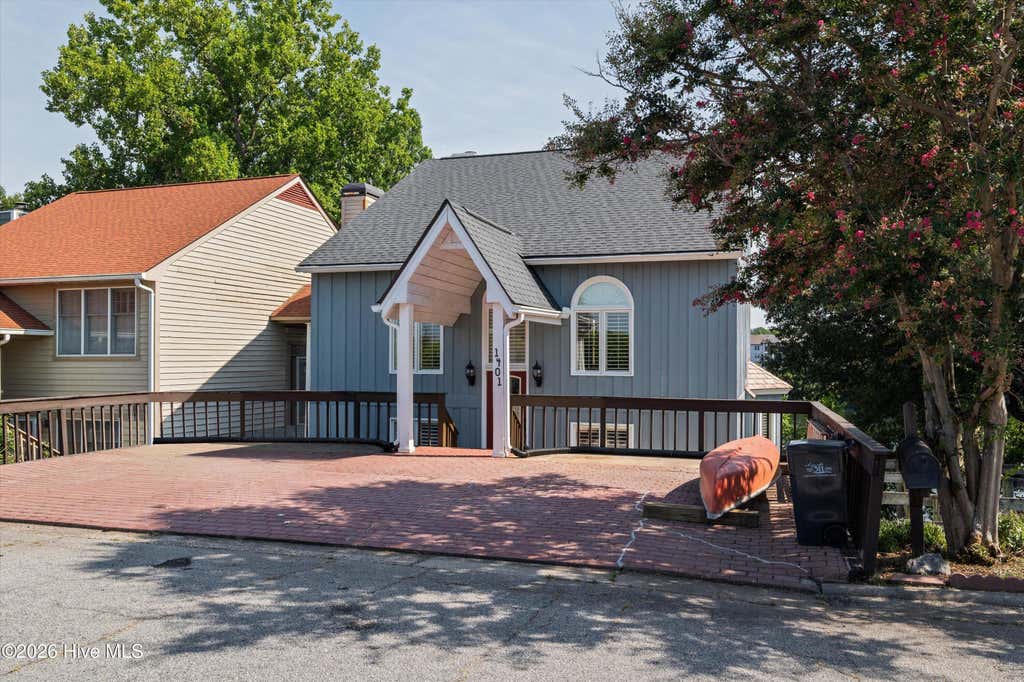 Photo of 1401 Waters Edge Drive, Augusta, GA 30901 (MLS # 100589225)