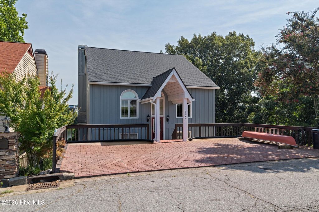 Photo of 1401 Waters Edge Drive, Augusta, GA 30901 (MLS # 100589225)