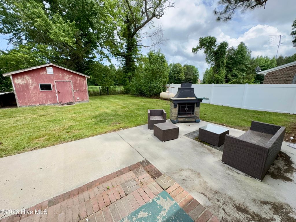 Photo of 1716 Crescent Drive, Elizabeth City, NC 27909 (MLS # 100576416)
