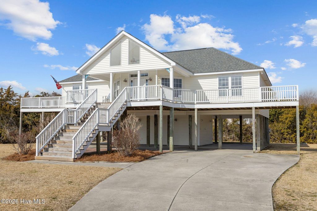 Photo of 310 Joan Court, Beaufort, NC 28516 (MLS # 100555384)