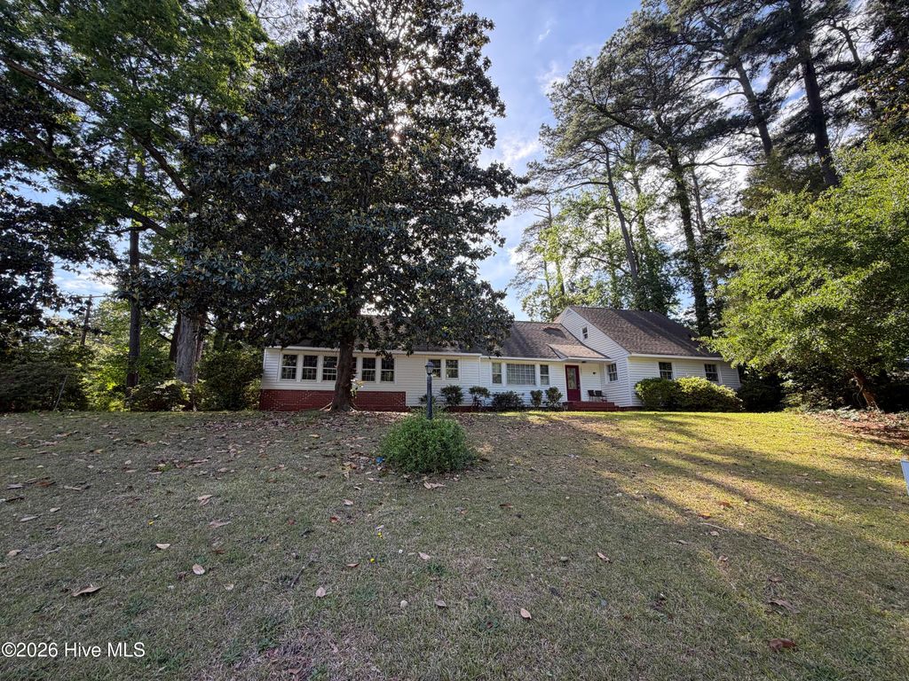 Photo of 1902 Sherwood Drive, Greenville, NC 27858 (MLS # 100569943)