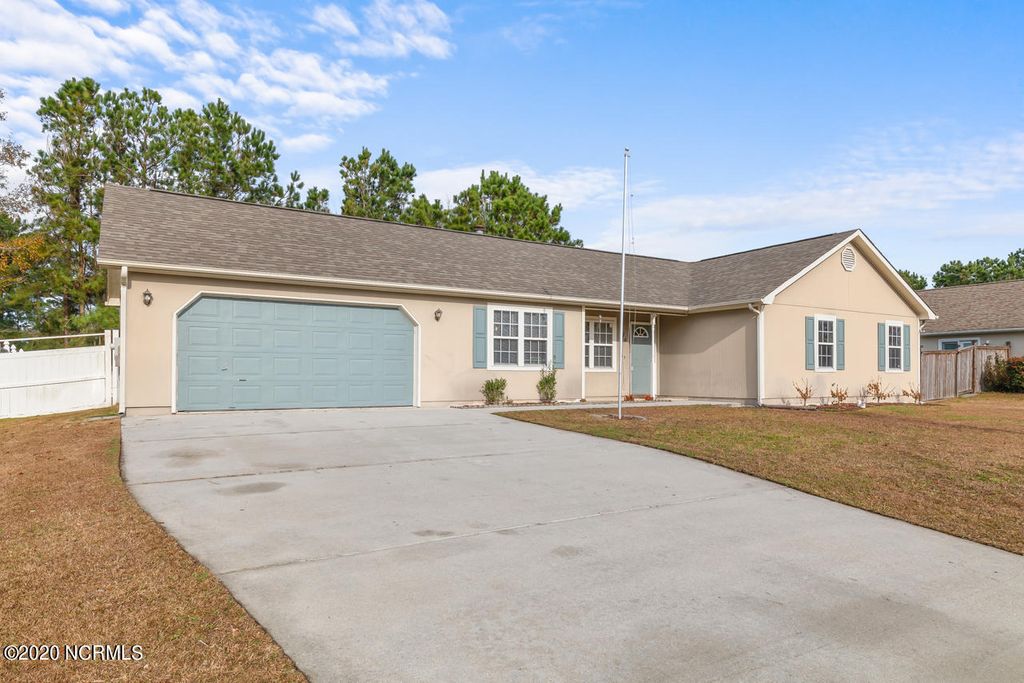 Photo of 274 Parnell Road, Hubert, NC 28539 (MLS # 100561714)