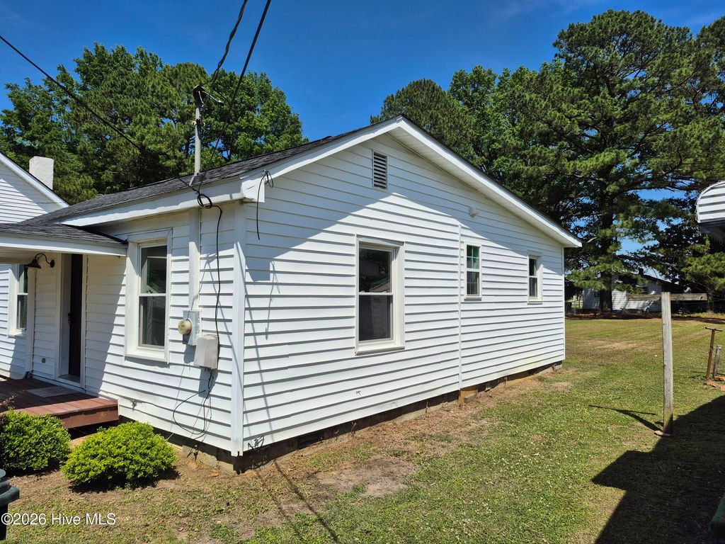 Photo of 502 S Sycamore Street, Fremont, NC 27830 (MLS # 100573415)