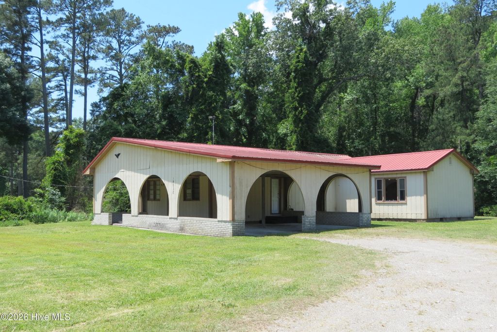 Photo of 17038 E Nc 55 Highway, Bayboro, NC 28515 (MLS # 100574821)