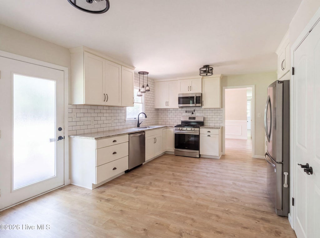 Photo of 1003 Bateman Dr DR, Elizabeth City, NC 27909 (MLS # 100594804)