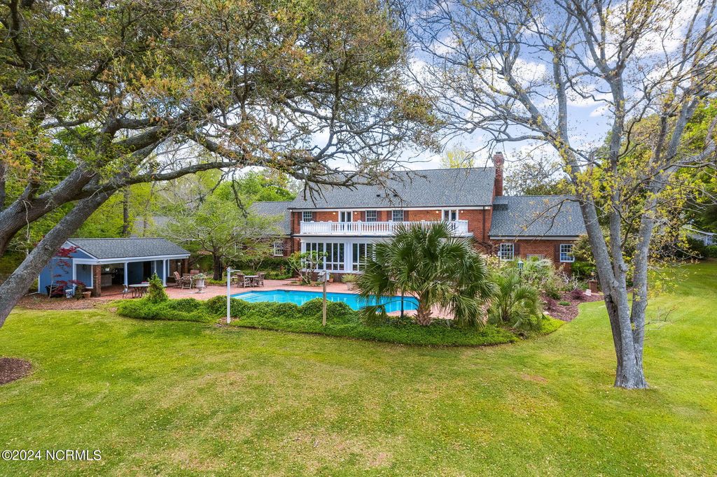 Photo of 130 Harbour Drive, Hubert, NC 28539 (MLS # 100528330)