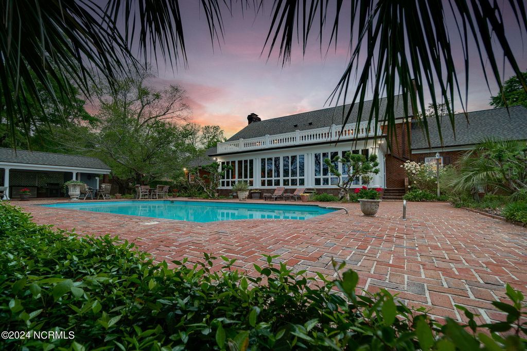 Photo of 130 Harbour Drive, Hubert, NC 28539 (MLS # 100528330)