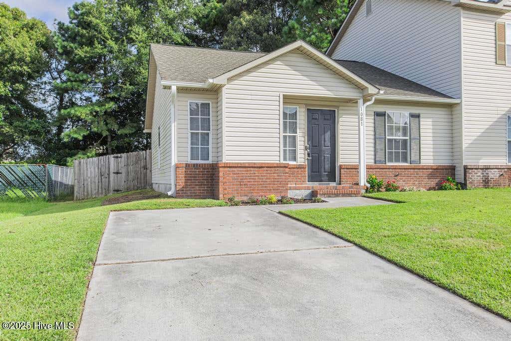 Photo of 1081 W Pueblo Drive, Jacksonville, NC 28546 (MLS # 100579043)