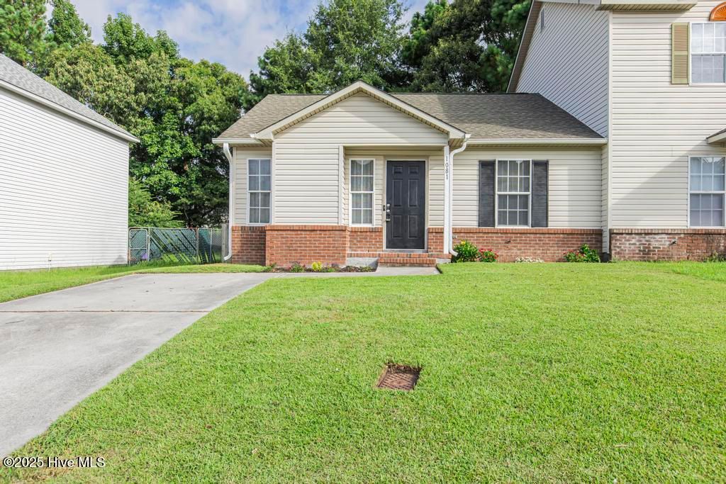 Photo of 1081 W Pueblo Drive, Jacksonville, NC 28546 (MLS # 100579043)