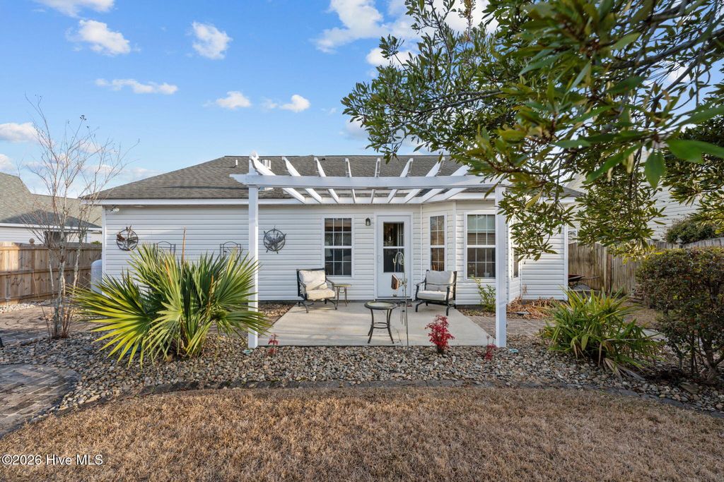 Photo of 105 Two Putt Court, New Bern, NC 28560 (MLS # 100547776)